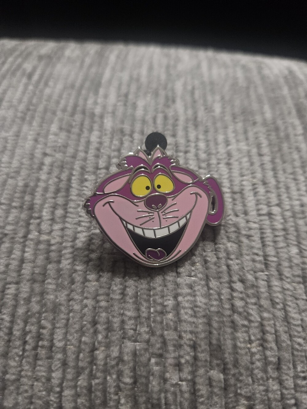 Disney Alice in Wonderland Cheshire Cat pin